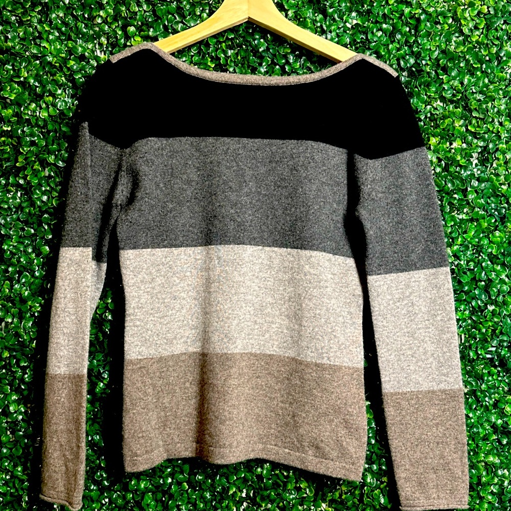 State Cashmere Long Sleeve Sweater Women’s Size Medium- EXCELLENT CONDITION!